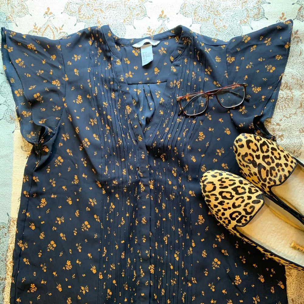 H&M Flutter-Sleeve Pin-tuck Floral Blouse